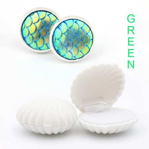 Mermaid Scale Earrings With Shell Gift Box. - Picture 4 of 6